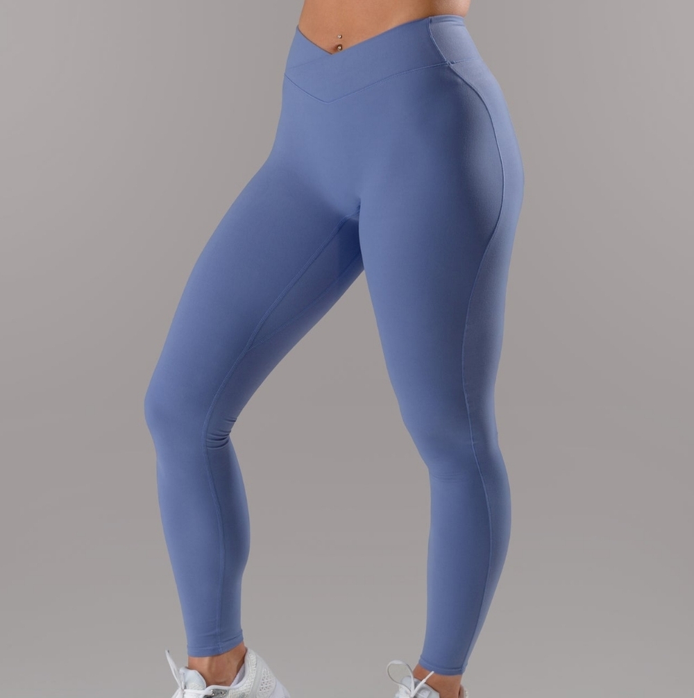 ⛔ SOLD ⛔ Alphalete Tenacity Wrap Mid Rise Leggings